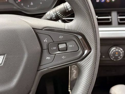 Certified 2024 Chevrolet Trax LS w/ LS Convenience Package FWD image 22