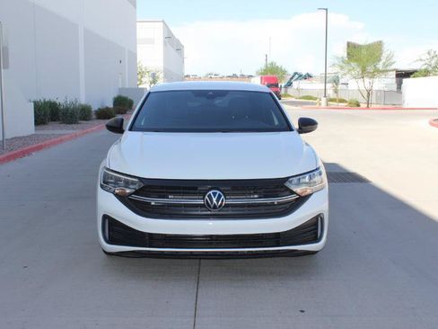 Used 2024 Volkswagen Jetta Sport FWD image 2