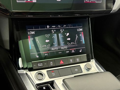 Certified 2022 Audi e-tron Premium w/ Convenience Plus Package image 31