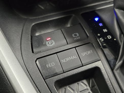 Used 2024 Toyota RAV4 LE image 6