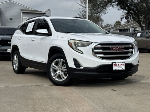 Used 2021 GMC Terrain SLE w/ Driver Convenience Package image 2