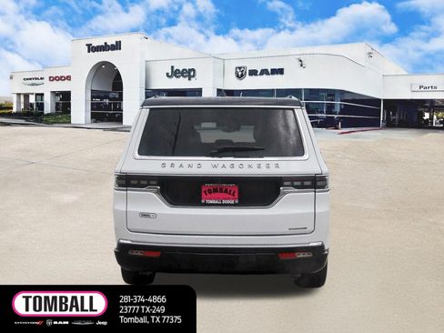 Used 2024 Jeep Grand Wagoneer L Series III AWD/4WD image 6