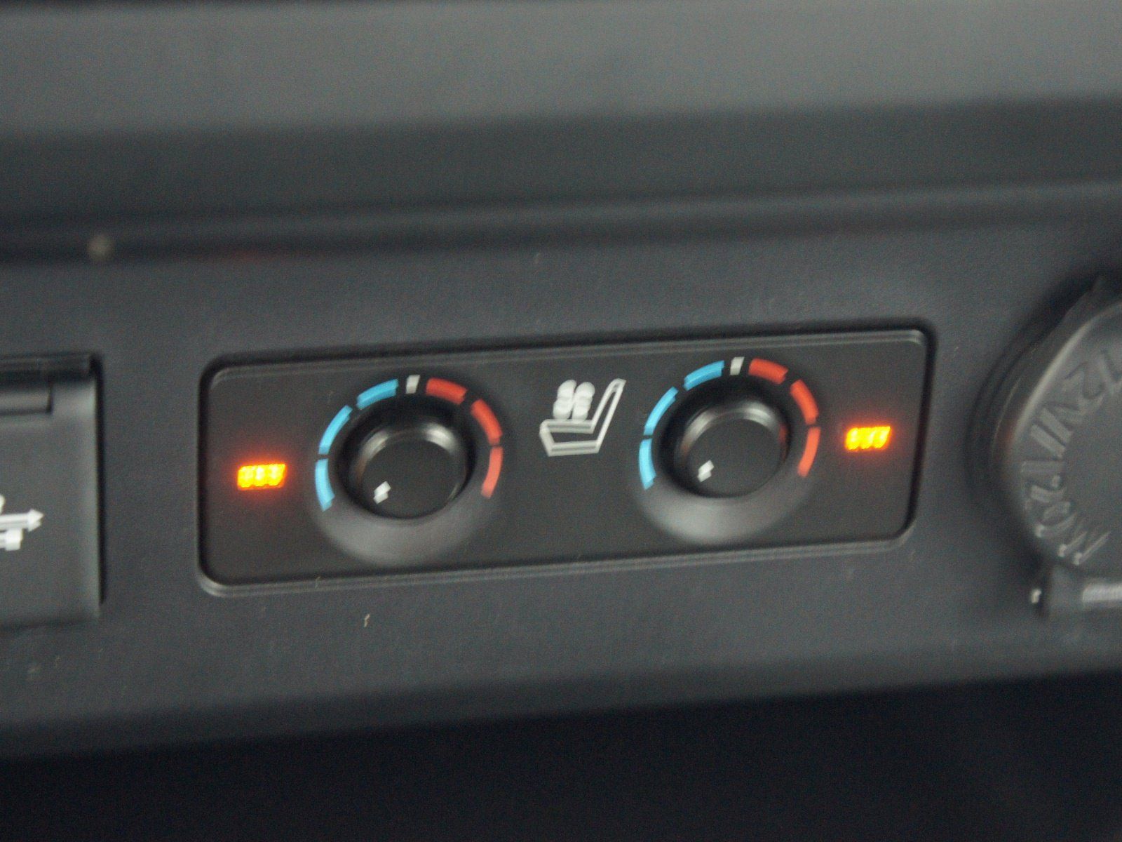 Used 2024 Toyota 4Runner Limited AWD/4WD image 9