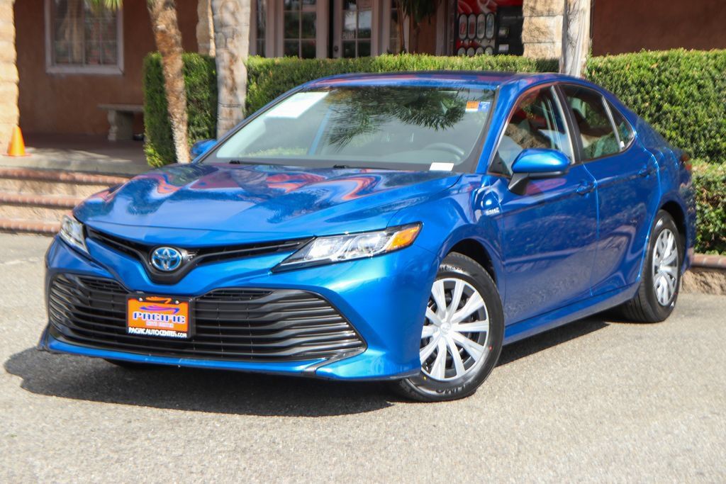 Used 2019 Toyota Camry LE FWD image 4