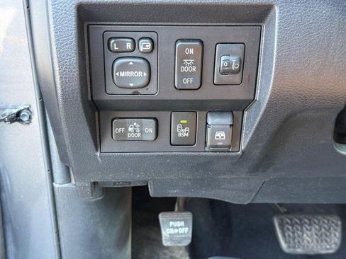 Used 2017 Toyota Tundra 1794 Edition AWD/4WD image 31