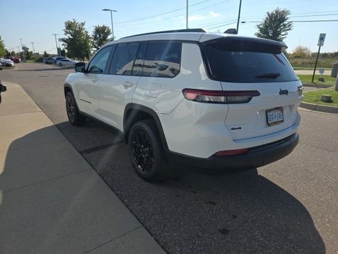 Certified 2024 Jeep Grand Cherokee L Laredo image 8