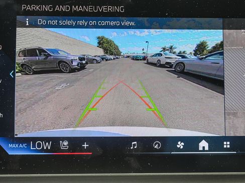 Certified 2025 BMW 330i Sedan image 24