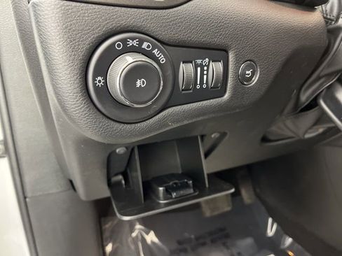 Used 2022 Jeep Cherokee Trailhawk w/ Sound & Nav Group AWD/4WD image 32