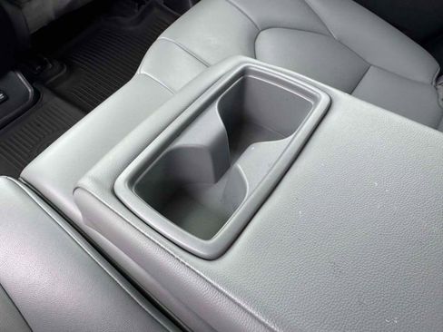 Used 2021 Toyota Highlander XLE image 12