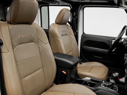 Used 2022 Jeep Wrangler Sahara image 32