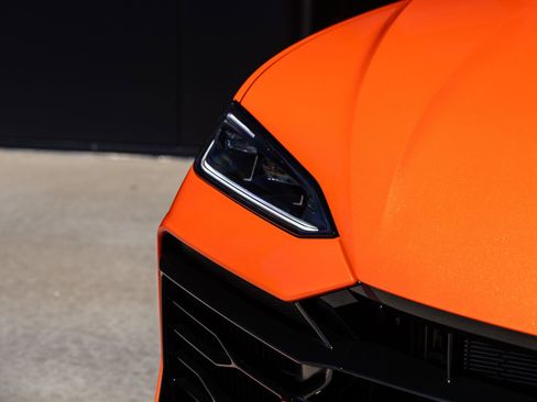 Used 2025 Lamborghini Urus SE AWD/4WD image 18