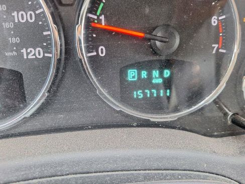 Used 2012 Jeep Liberty Limited Jet w/ Comfort/Convenience Group image 4