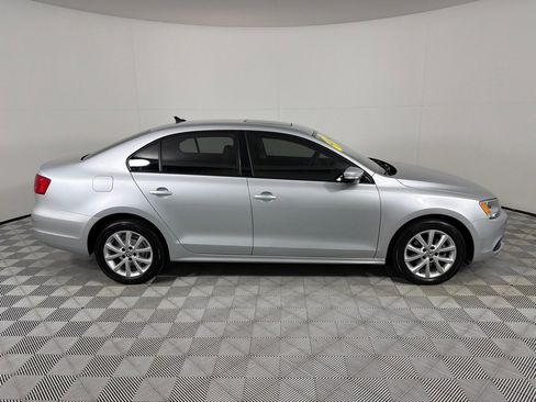 Used 2012 Volkswagen Jetta SE FWD image 4