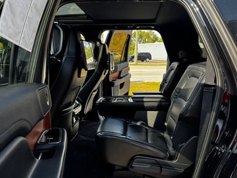 Used 2019 Lincoln Navigator L Reserve w/ Cargo Package AWD/4WD image 19