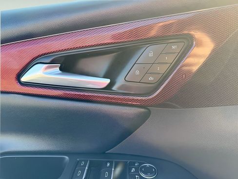 Used 2025 Chevrolet Traverse RS image 22