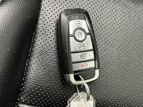 Certified 2020 Ford Escape SEL AWD/4WD image 26