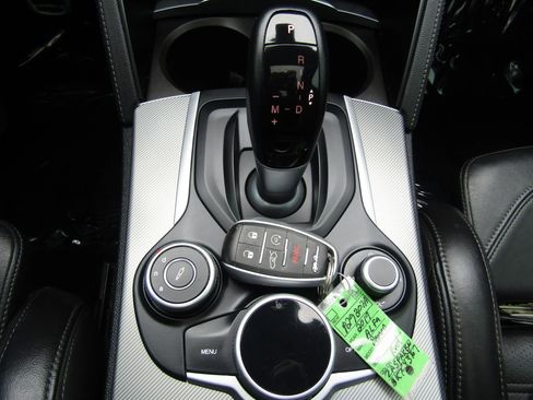 Used 2019 Alfa Romeo Stelvio Ti Sport w/ Quick Order Package 22S Sport AWD/4WD image 34