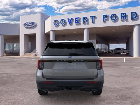 New 2026 Ford Explorer Active RWD image 5