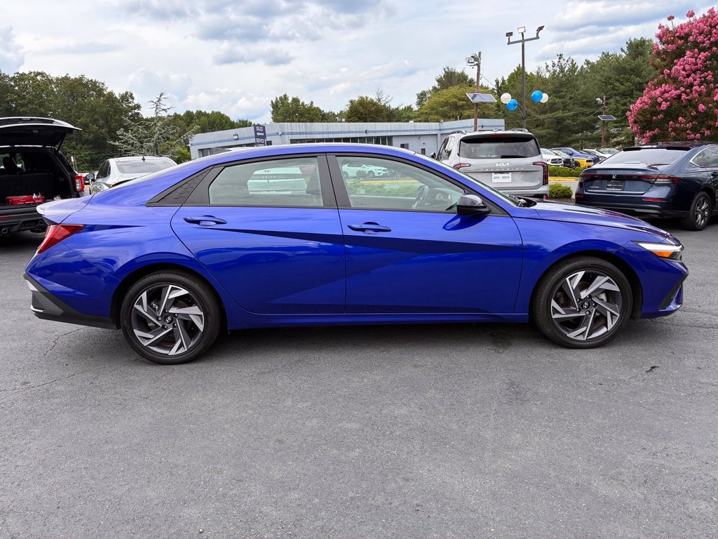 Certified 2025 Hyundai Elantra SEL FWD image 8