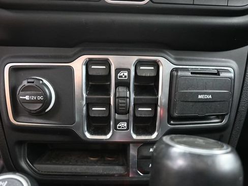 Used 2021 Jeep Gladiator Overland AWD/4WD image 26