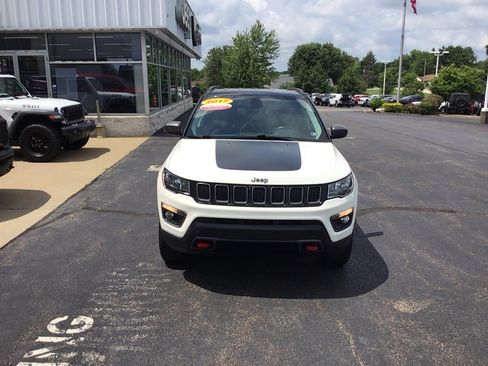 Used 2017 Jeep Compass Trailhawk w/ Popular Equipment Group AWD/4WD image 2
