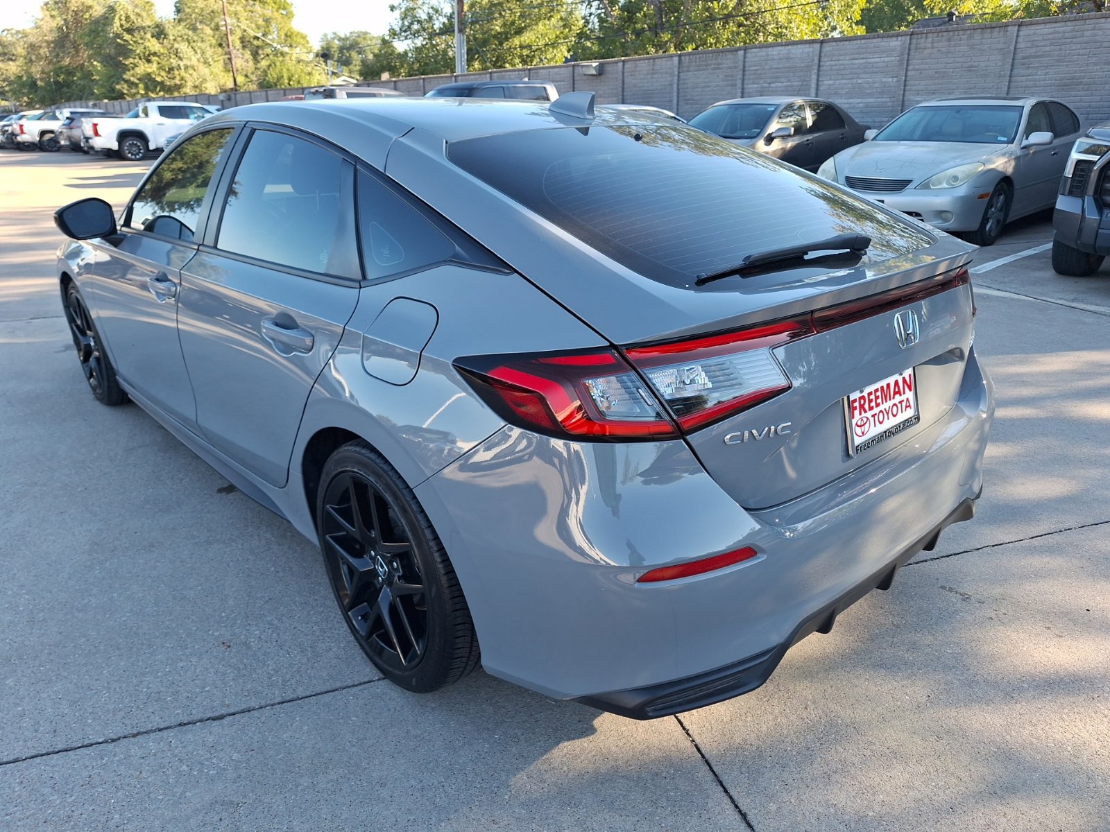 Used 2025 Honda Civic Sport image 4