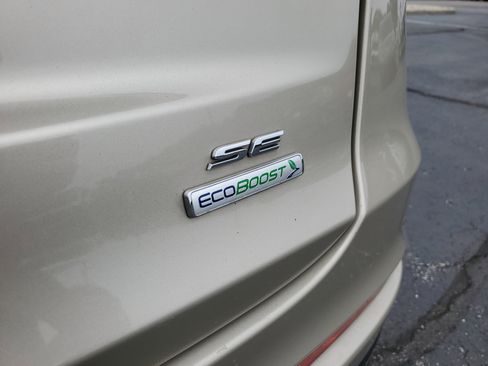 Used 2019 Ford Fusion SE FWD image 27