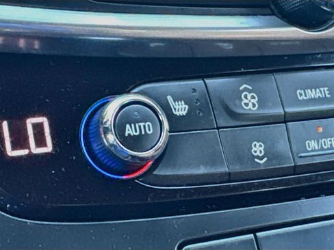 Used 2018 Buick LaCrosse Essence FWD image 21