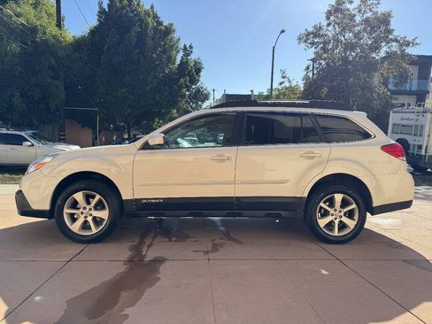 Used 2014 Subaru Outback 2.5i Premium AWD/4WD image 4
