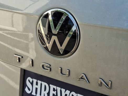 Used 2023 Volkswagen Tiguan SE R-Line FWD image 30