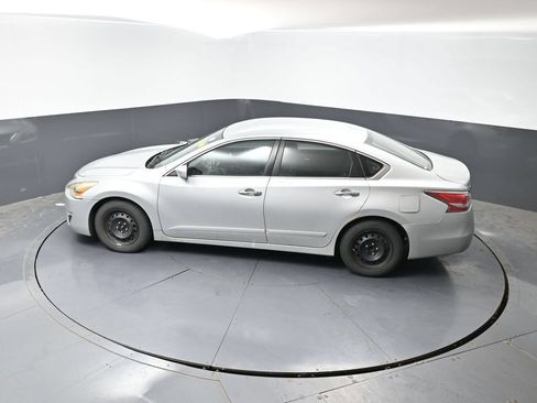Used 2014 Nissan Altima 2.5 S w/ Display Audio Package FWD image 17