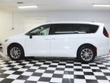 Used 2024 Chrysler Pacifica Touring-L image 6