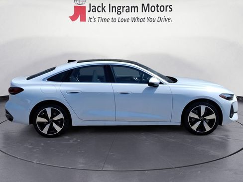 Used 2025 Audi A5 2.0T Prestige AWD/4WD image 6