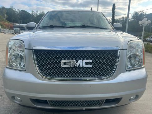 Used 2010 GMC Yukon SLT w/ SLT-2 Equipment Package AWD/4WD image 2