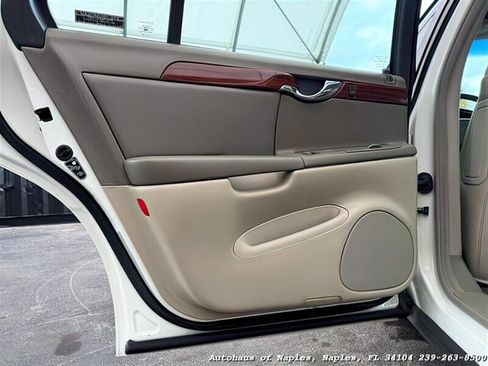 Used 2001 Cadillac De Ville w/ Comfort/Convenience Pkg image 25