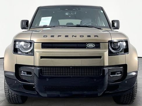 Used 2025 Land Rover Defender 110 X-Dynamic SE AWD/4WD image 2