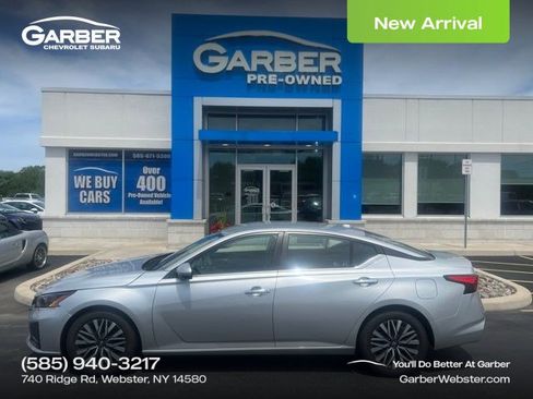 Used 2024 Nissan Altima 2.5 SV FWD image 1