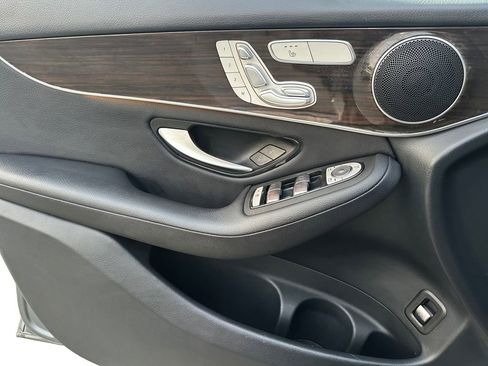 Used 2022 Mercedes-Benz GLC 300 4MATIC Coupe image 10