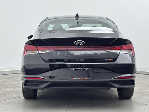 Used 2022 Hyundai Elantra SEL w/ Convenience Package FWD image 6