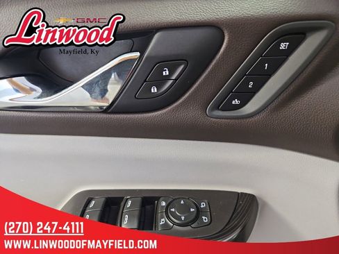 Used 2020 GMC Acadia SLT w/ Premium Package FWD image 17