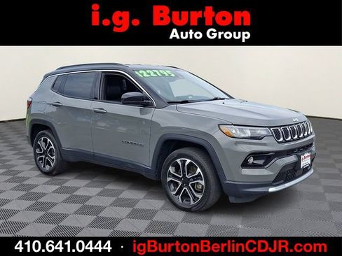 Used 2023 Jeep Compass Limited AWD/4WD image 1