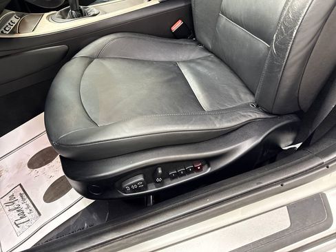 Used 2004 BMW Z4 3.0i RWD image 12