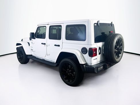Used 2022 Jeep Wrangler Unlimited Sahara w/ Cold Weather Group AWD/4WD image 5