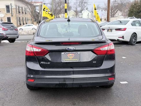 Used 2014 Ford Focus SE w/ SE Winter Package image 5
