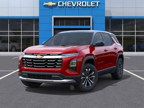 New 2026 Chevrolet Equinox LT w/ Convenience Package II AWD/4WD image 6