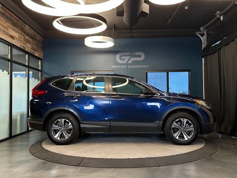 Used 2017 Honda CR-V LX image 2