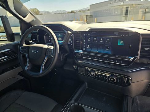 Used 2026 Chevrolet Silverado 2500 ZR2 AWD/4WD image 11