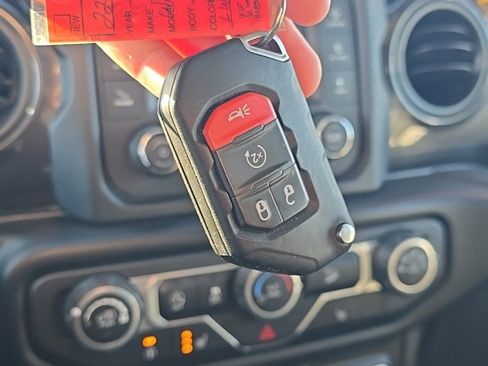 Certified 2020 Jeep Wrangler Unlimited Sport image 39