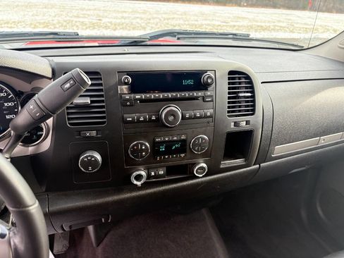 Used 2011 Chevrolet Silverado 2500 LT w/ Interior Plus Package image 11