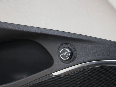 Used 2020 Buick Enclave Essence FWD image 23